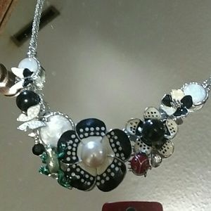 Adjustable statement necklace